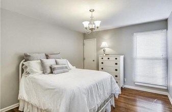4426 Jarboe St, Unit 5 in Kansas City, MO - Foto de edificio - Building Photo