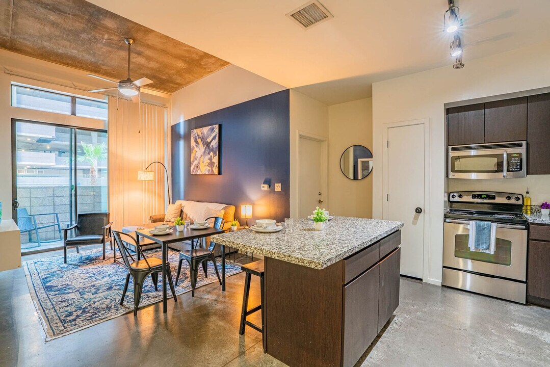 810 N 4th St in Phoenix, AZ - Building Photo