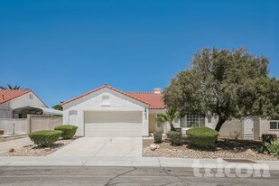 710 Wolf Lake Ave in North Las Vegas, NV - Building Photo