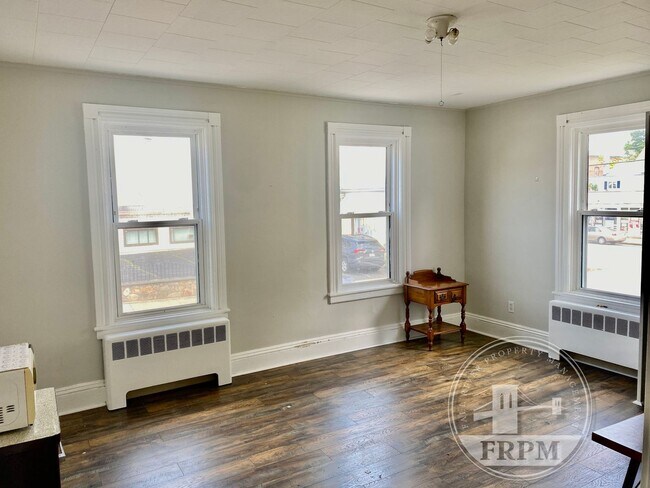 270 4th St in Fall River, MA - Building Photo - Building Photo