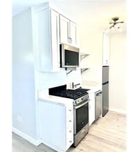 613 S Prairie Avenue in Inglewood, CA - Building Photo - Building Photo