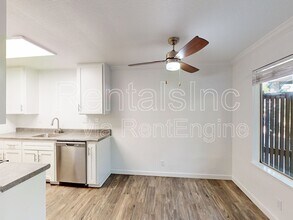 823 Las Gallinas Ave in San Rafael, CA - Building Photo - Building Photo