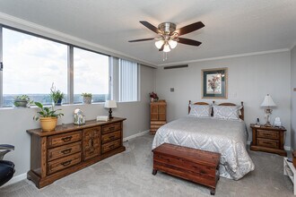 The Lakewood House Apartments in North Little Rock, AR - Building Photo - Interior Photo
