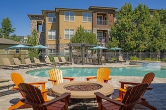 Acadia at Cornerstar Apartments in Aurora, CO - Foto de edificio - Building Photo