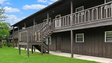 Sherwood Forest Apartment Homes in Kankakee, IL - Foto de edificio - Building Photo