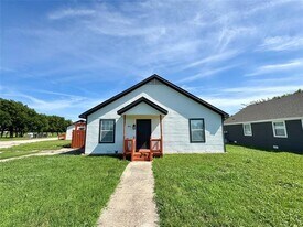 901 Kingdom Cir in Waxahachie, TX - Building Photo