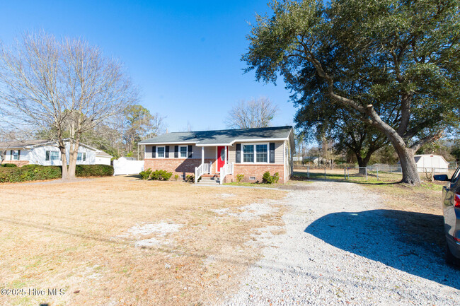 5206 Gum Branch Rd in Jacksonville, NC - Building Photo - Building Photo