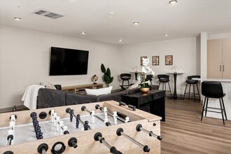 Central in Kelowna, BC - Building Photo - Building Photo