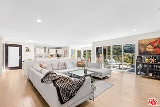 3866 Alta Mesa Dr in Los Angeles, CA - Building Photo - Building Photo