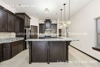 1313 E Olympia Ave in McAllen, TX - Foto de edificio - Building Photo