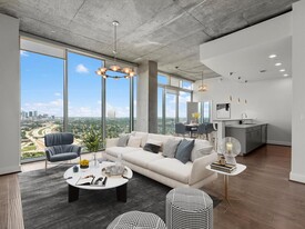 5925 Almeda Rd in Houston, TX - Building Photo