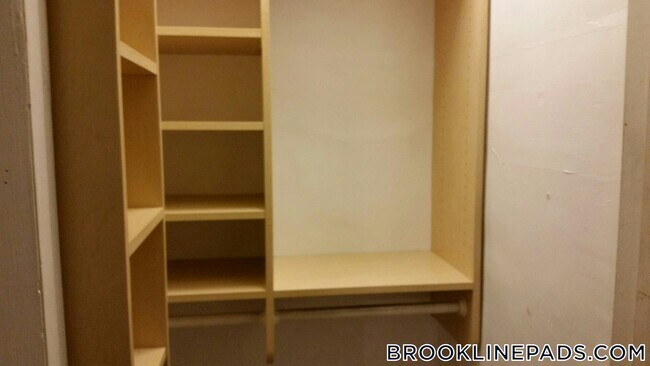 79 Winthrop Rd in Brookline, MA - Building Photo - Building Photo