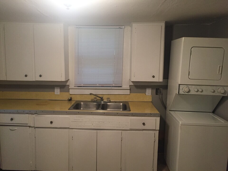 1503 N Olive St in North Little Rock, AR - Building Photo