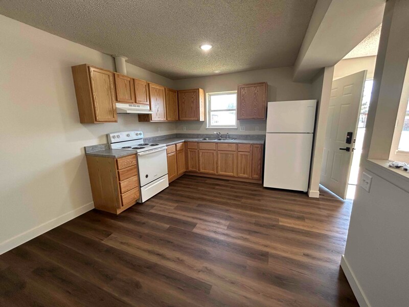 215 S Blankenship Rd-Unit -7 in Udall, KS - Building Photo