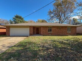 1152 S Paula Ave in Springfield, MO - Building Photo