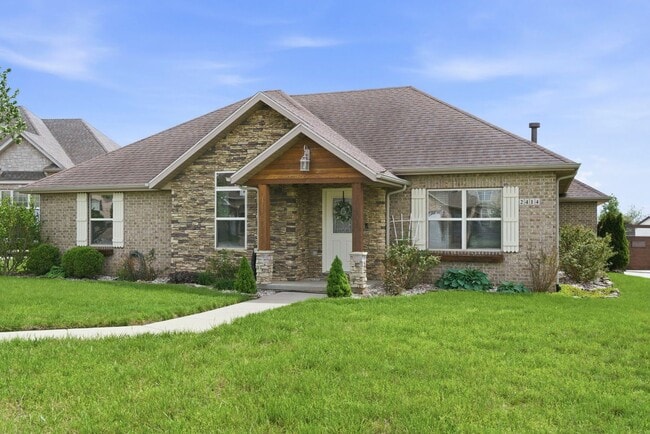 2414 W Summerset St in Ozark, MO - Building Photo - Building Photo