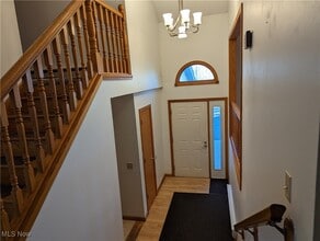 13807 Equestrian Dr in Burton, OH - Foto de edificio - Building Photo