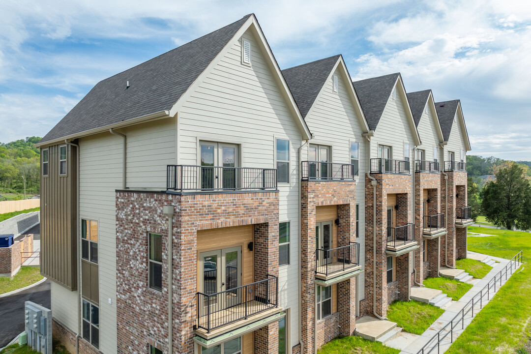 Charlotte Row in Nashville, TN - Building Photo