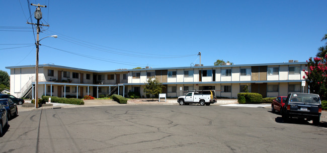 1530 Atlanta Ct in Santa Rosa, CA - Foto de edificio - Building Photo