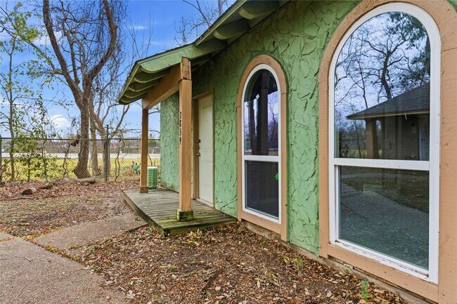 7859 Cook Rd in Houston, TX - Building Photo - Building Photo
