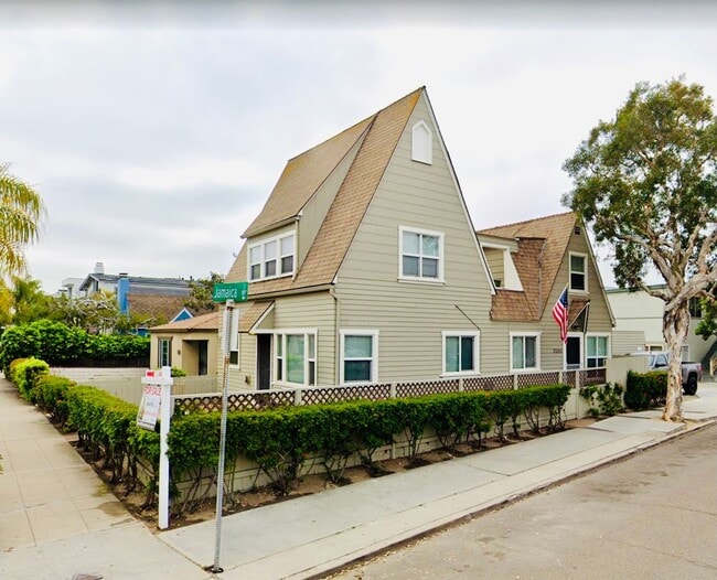 805 Jamaica Ct in San Diego, CA - Building Photo - Building Photo