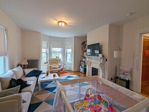 36 Orchard St, Unit 2 in Medford, MA - Building Photo - Building Photo