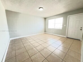 5420 SW 38th St in West Park, FL - Building Photo - Building Photo