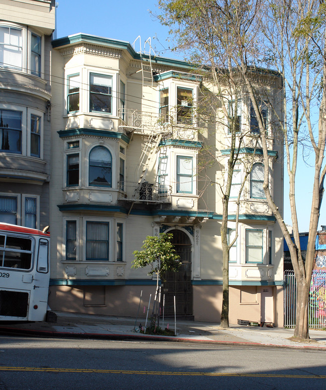 1221 Masonic Ave in San Francisco, CA - Foto de edificio - Building Photo