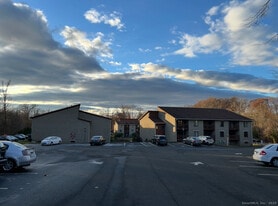 20 Prospect St in Manchester, CT - Building Photo