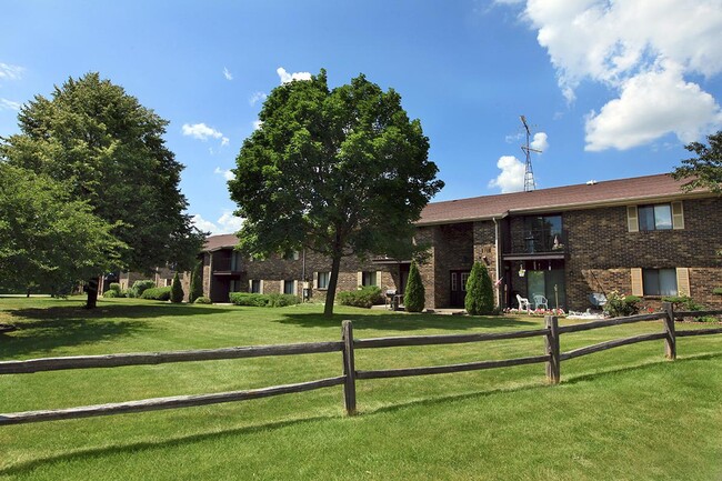 Anita Terrace Apartments in Antioch, IL - Foto de edificio - Building Photo