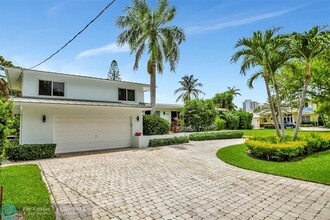 2614 NE 26th Terrace in Lighthouse Point, FL - Building Photo - Building Photo