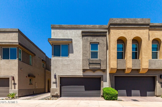 property at 7500 E Via De Luna Dr