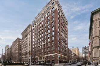 970 Park Ave in New York, NY - Foto de edificio - Building Photo
