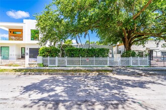 67 NE 50th St in Miami, FL - Building Photo - Building Photo