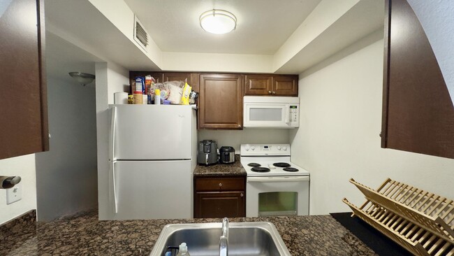 6041 10th Ave N in Greenacres, FL - Building Photo - Building Photo