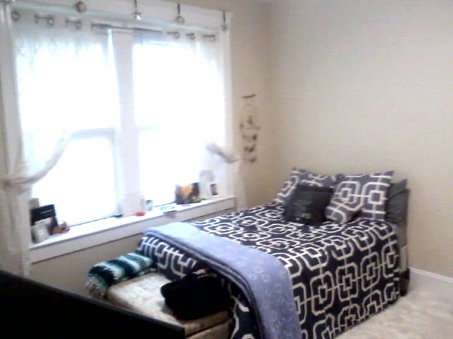 85 Park Dr, Unit 16 in Boston, MA - Foto de edificio - Building Photo