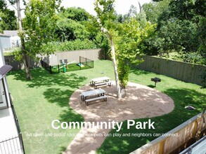 2410 Vaughn St in Houston, TX - Building Photo - Building Photo
