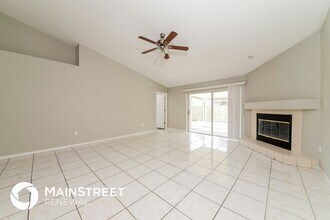 1216 Grassy Meadow Pl in Brandon, FL - Building Photo - Building Photo