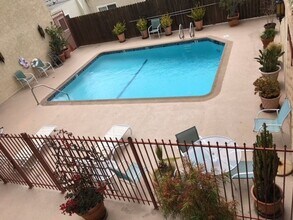 5875 Doverwood Dr in Culver City, CA - Building Photo - Building Photo