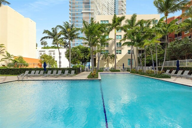 2001 Biscayne Blvd, Unit 2411 in Miami, FL - Building Photo - Building Photo