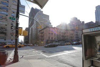 400 E 53rd St in New York, NY - Building Photo - Building Photo