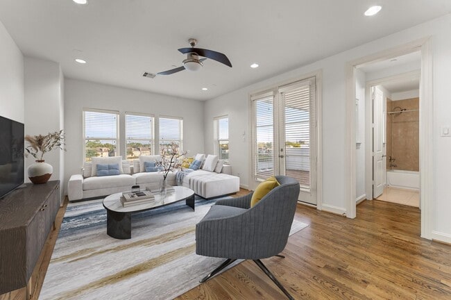 property at 2202 Lakeshore Edge Dr