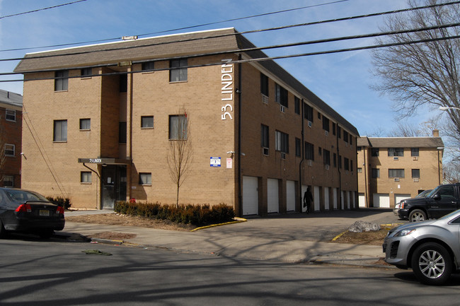 Linden Court Apartments in Irvington, NJ - Building Photo - Building Photo