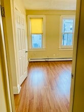 20 Wallis Ave in Jersey City, NJ - Building Photo - Building Photo