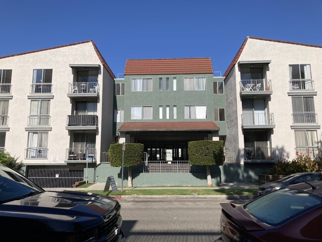 CAN - Canterbury Apartments in Culver City, CA - Building Photo - Building Photo