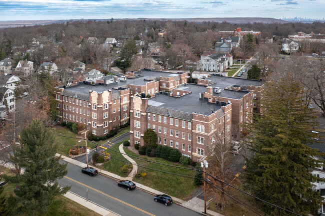 Beechwood at Summit in Summit, NJ - Building Photo - Building Photo