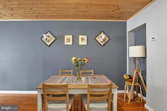 416 E Flora St in Philadelphia, PA - Building Photo - Building Photo