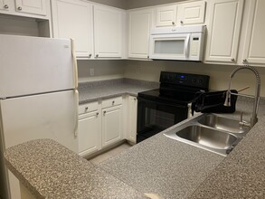 8889 Caminito Plaza Centro in San Diego, CA - Building Photo - Building Photo