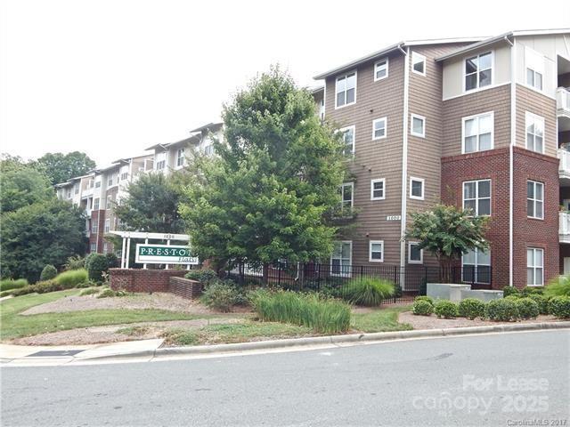 property at 1000 E Woodlawn Rd
