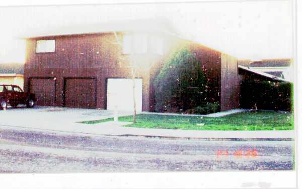 9307-9311 Dalewood St in Stockton, CA - Building Photo